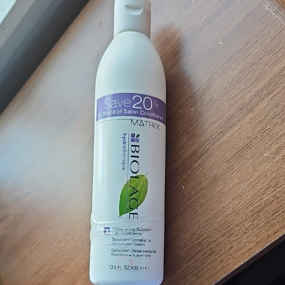 Biolage Other - Matrix Biolage Hydratherapie Detangling Solution Light Conditioner Discontinued